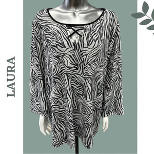 🛍️3/$40 Laura Black Grey Animal Print Pullover
Sweater Cross  Neckline Detail 2X